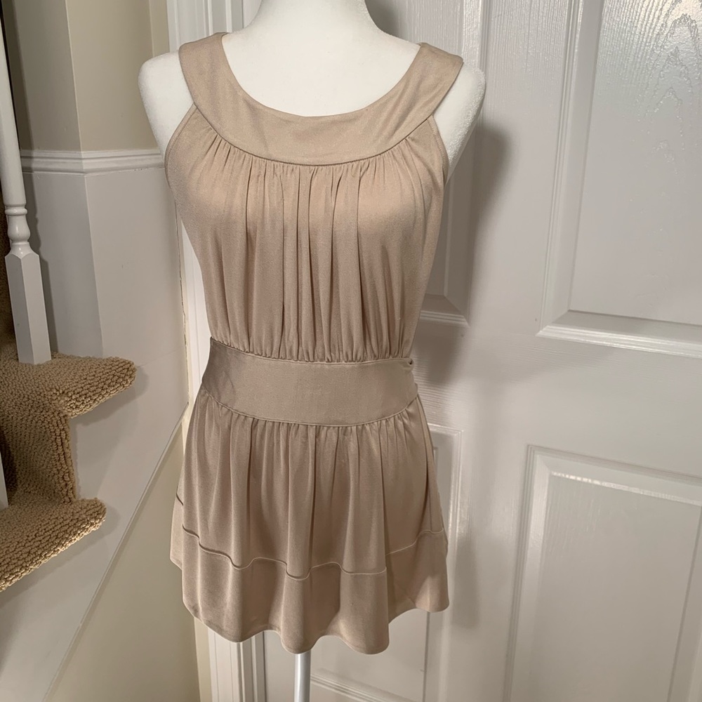 NWT, silk top. Gorgeous details.